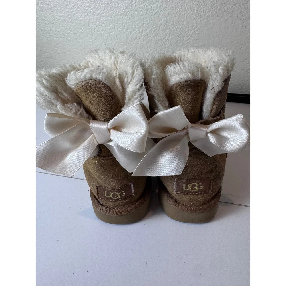 UGG Bailey Bow Glitter Boots Kids Size 5 Brown Shimmer Coquette‎ Minimalist